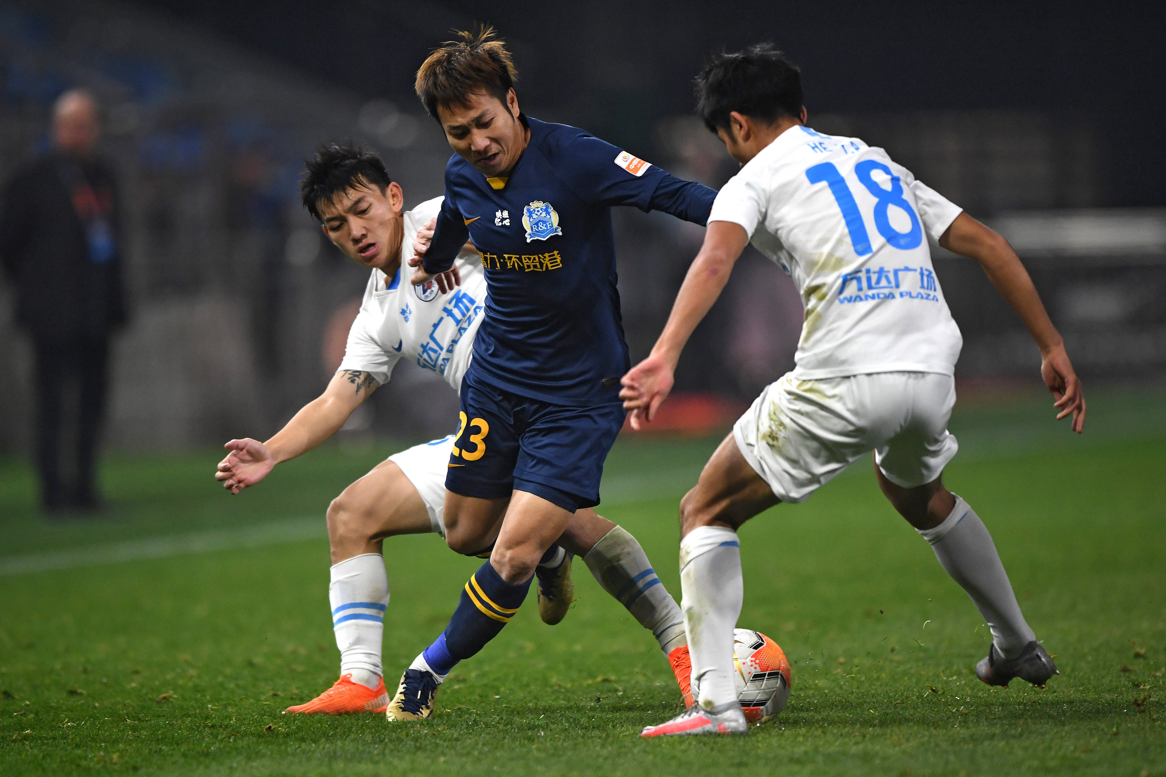 关于富力队主力球员首发位置安排巧妙的信息 关于富力队主力球员首发位置安排巧妙的信息