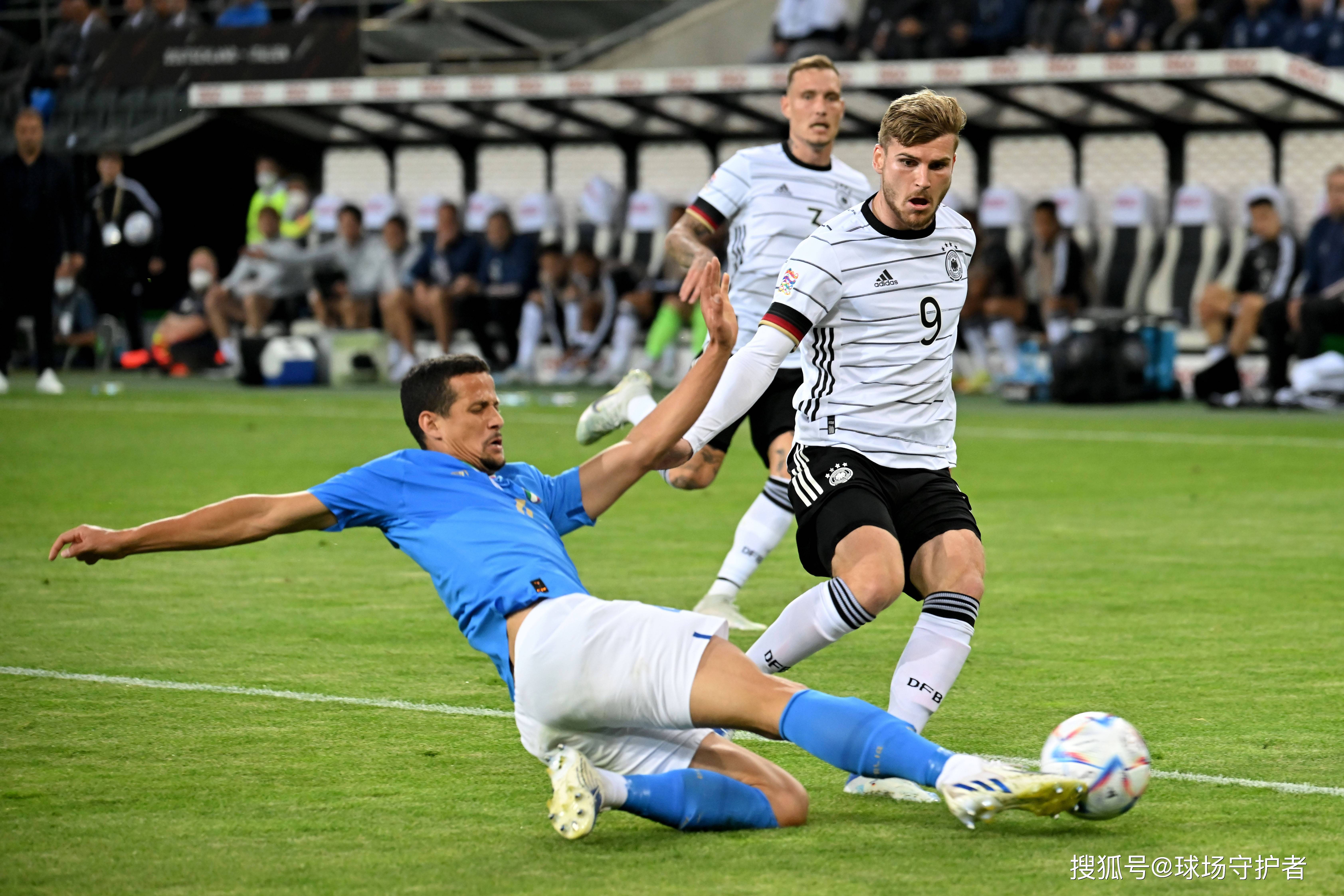 荷兰客场战胜北爱尔兰，携手晋级