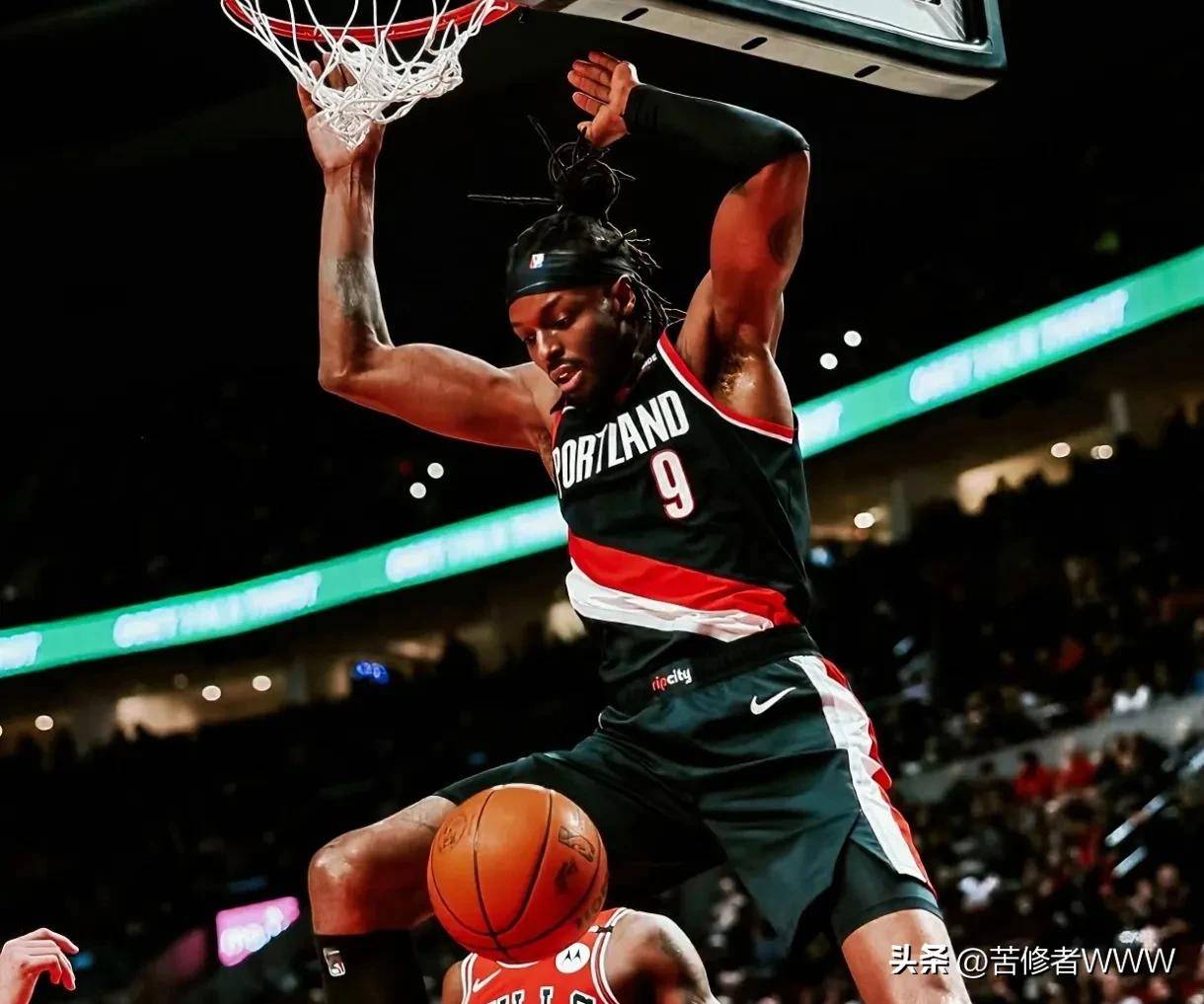 关于开拓者前锋连续高分，成为关键人物的信息