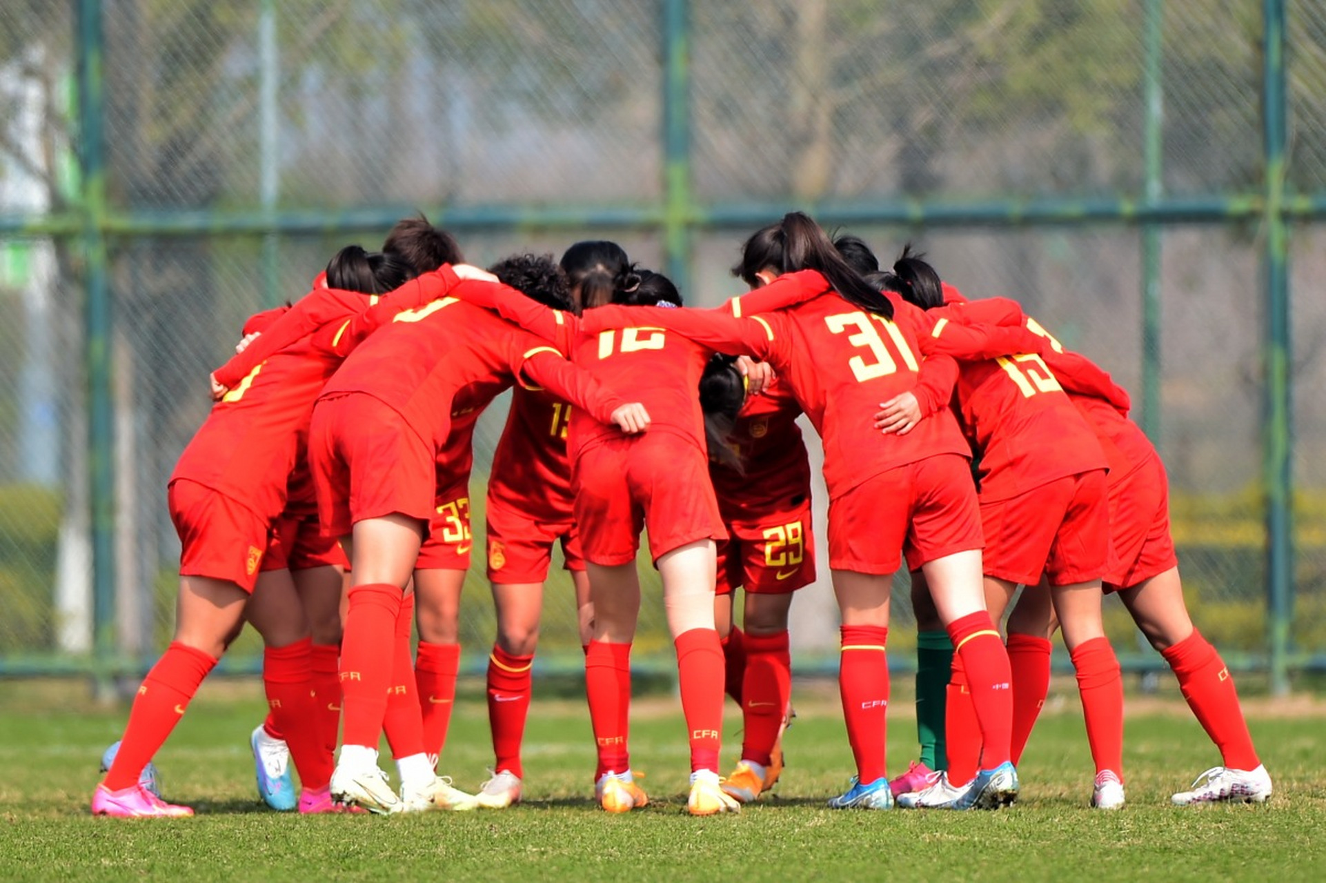 青年女足选拔赛展现新秀风采