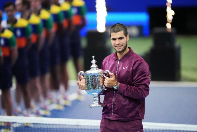 拉沃尔杯鏖战年终总决赛，辛纳扛起全队