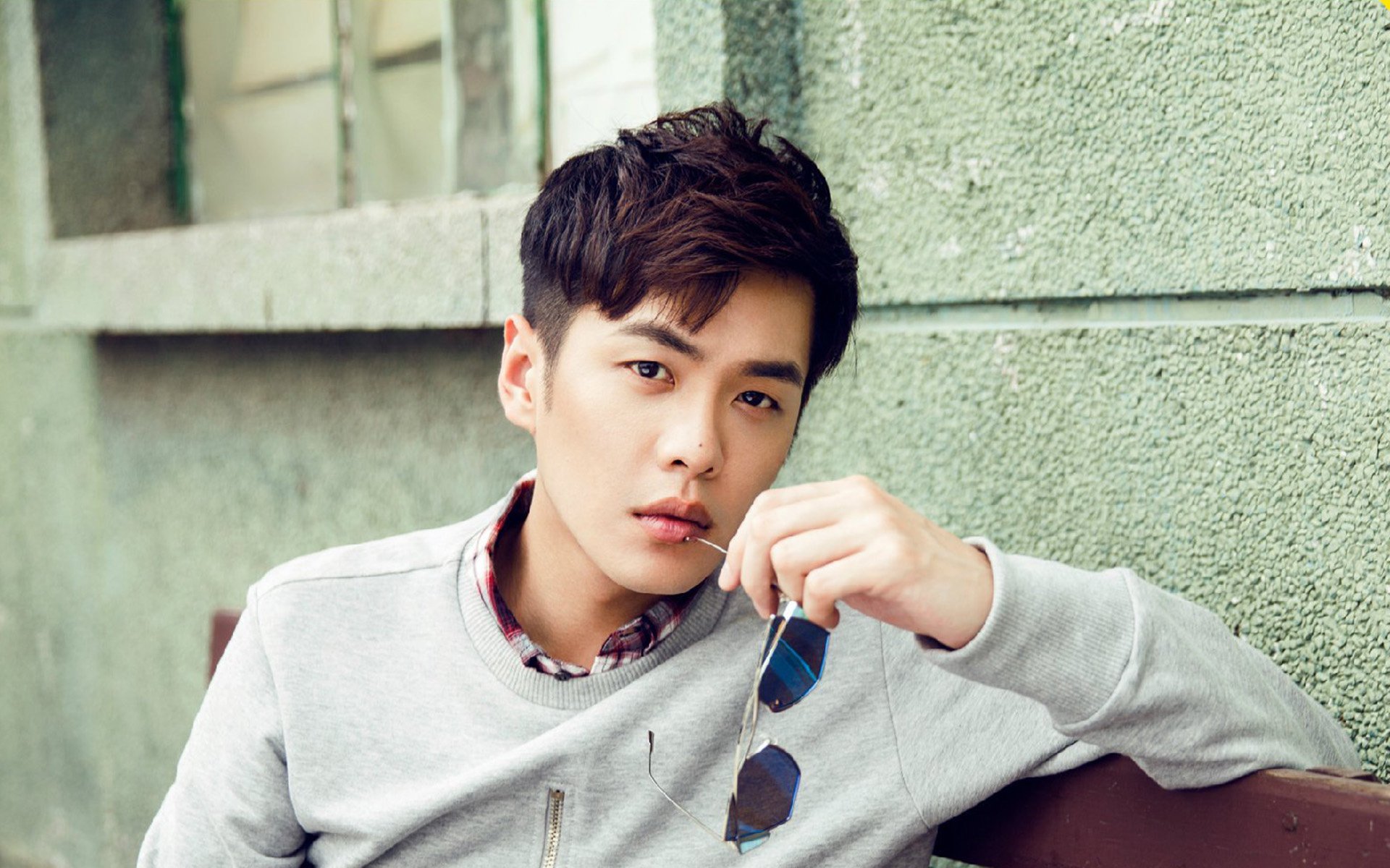 开云体育入口-跨越时空的年度焦点之战，当马刺银黑军团力克广东华南虎